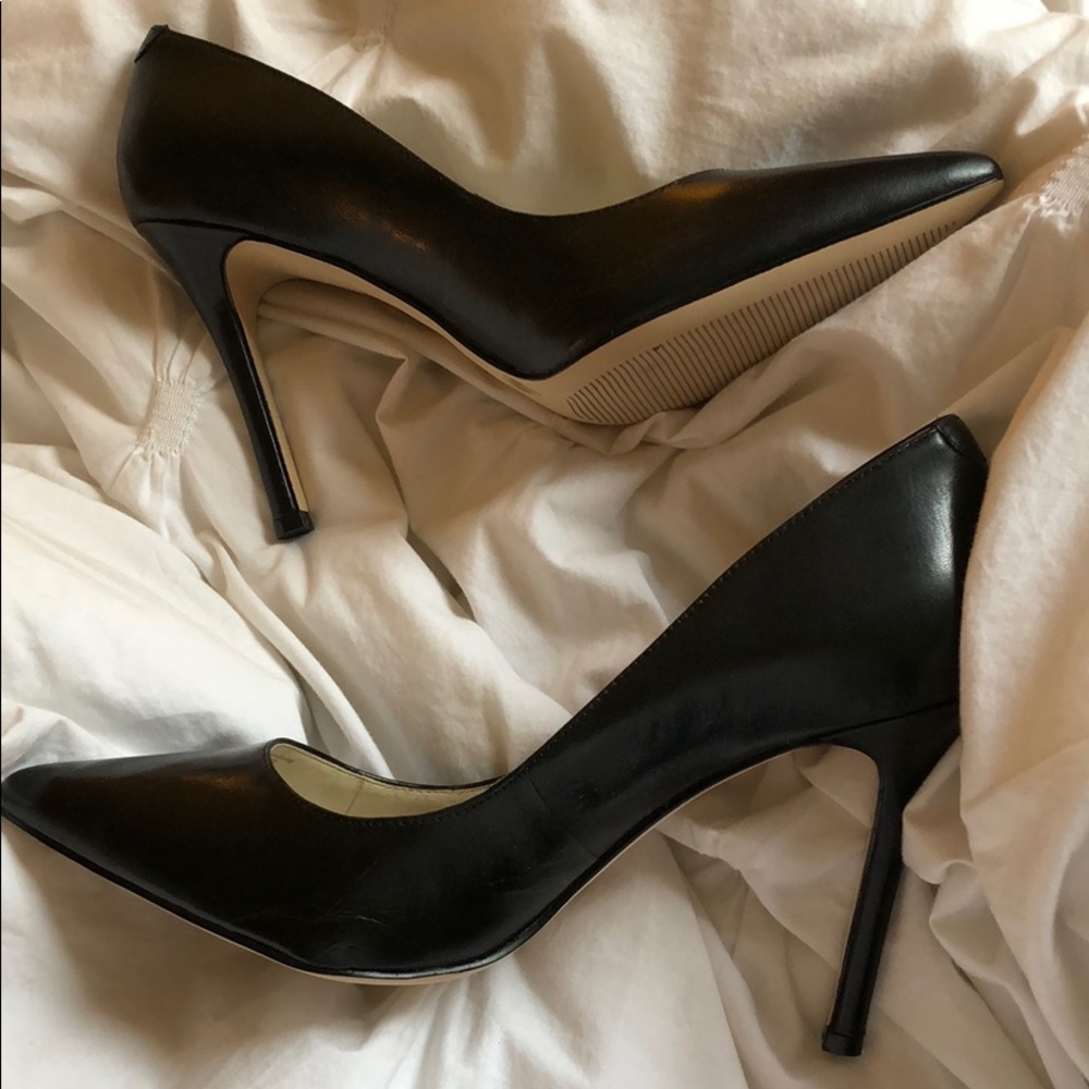 BCBG Black high heel pumps - NEW!